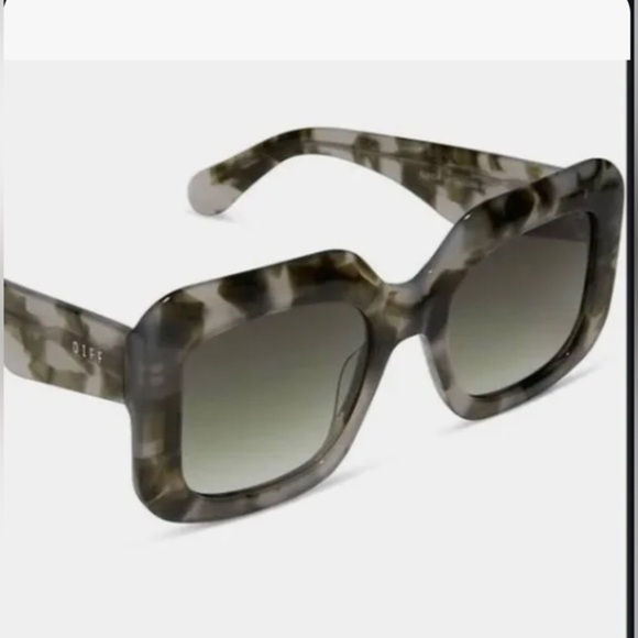 Diff Giada Olive gray smoke gradient oversized Sunglasses brand‎ new